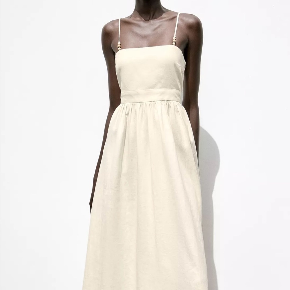 Elegant Cream Lace-Up Back Dress - Picture 6 of 11